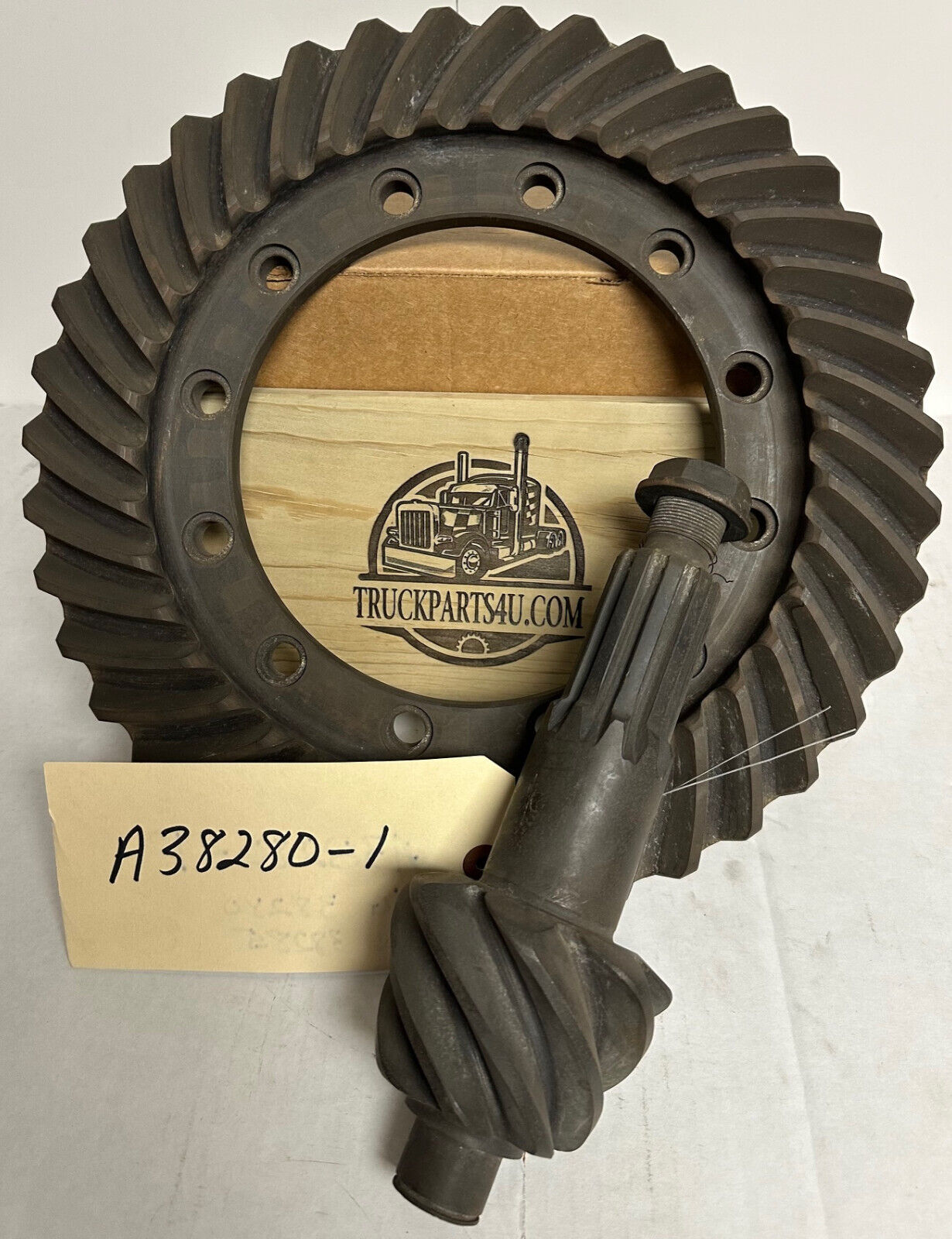A38280-2 Meritor Rockwell Axletech gearset – F106 axle application – 5.57 gear ratio – new genuine OEM differential gearing